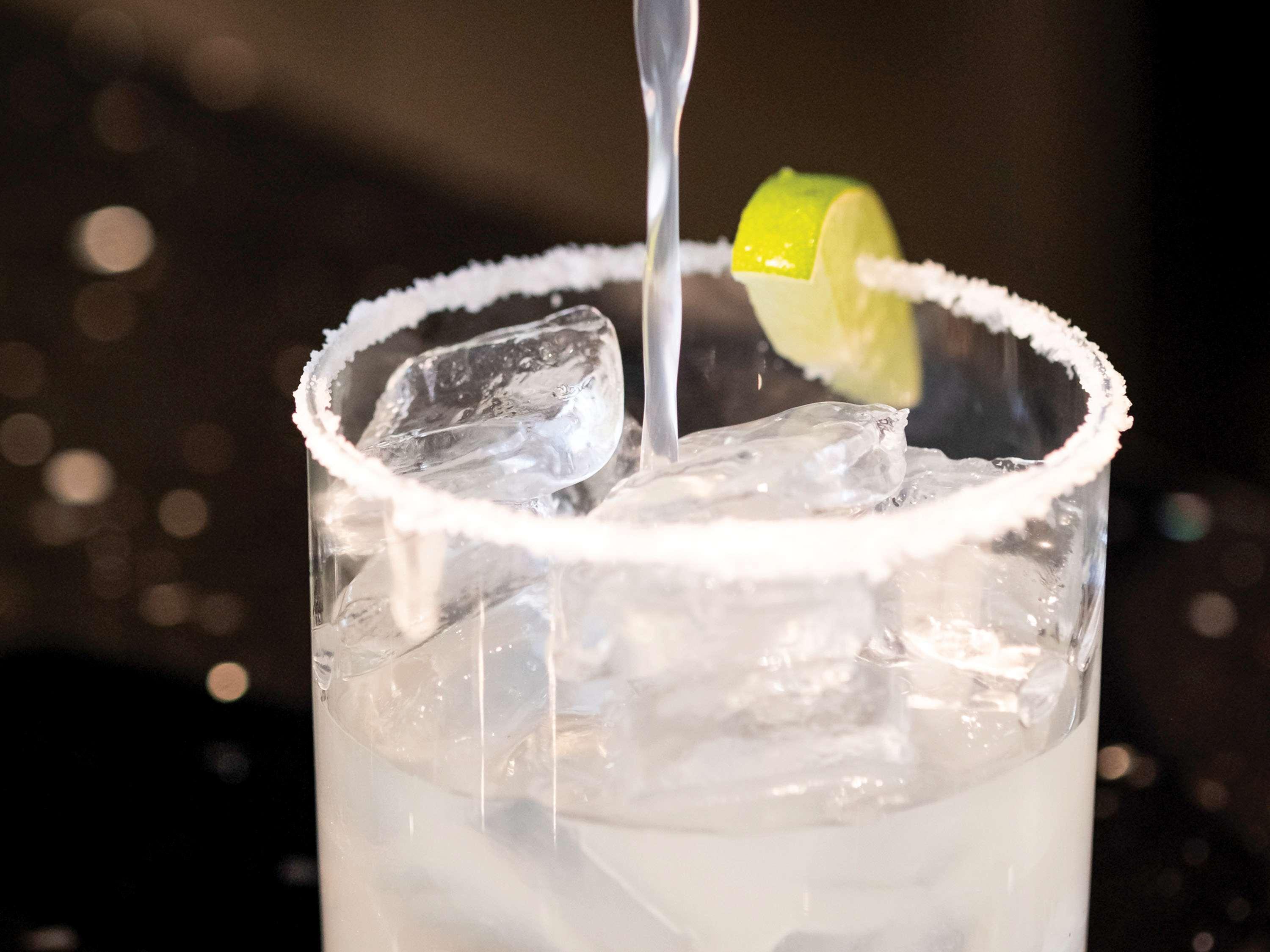 Sofitel Chicago Magnificent Mile Hotel Екстериор снимка A margarita