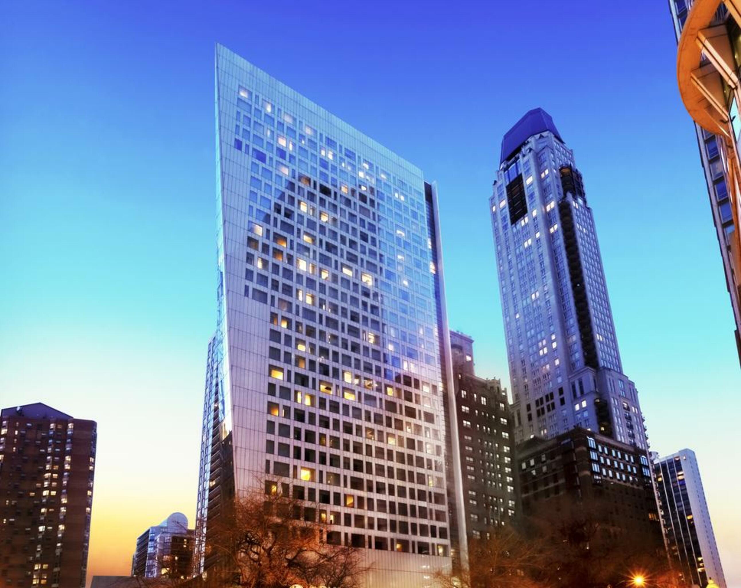 Sofitel Chicago Magnificent Mile Hotel Екстериор снимка The Standard East Village