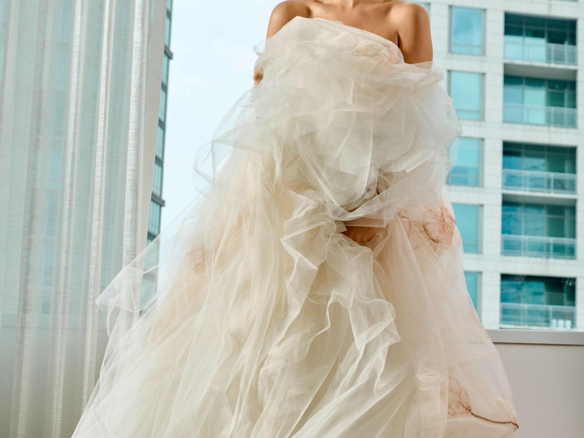 Sofitel Chicago Magnificent Mile Hotel Екстериор снимка A wedding dress